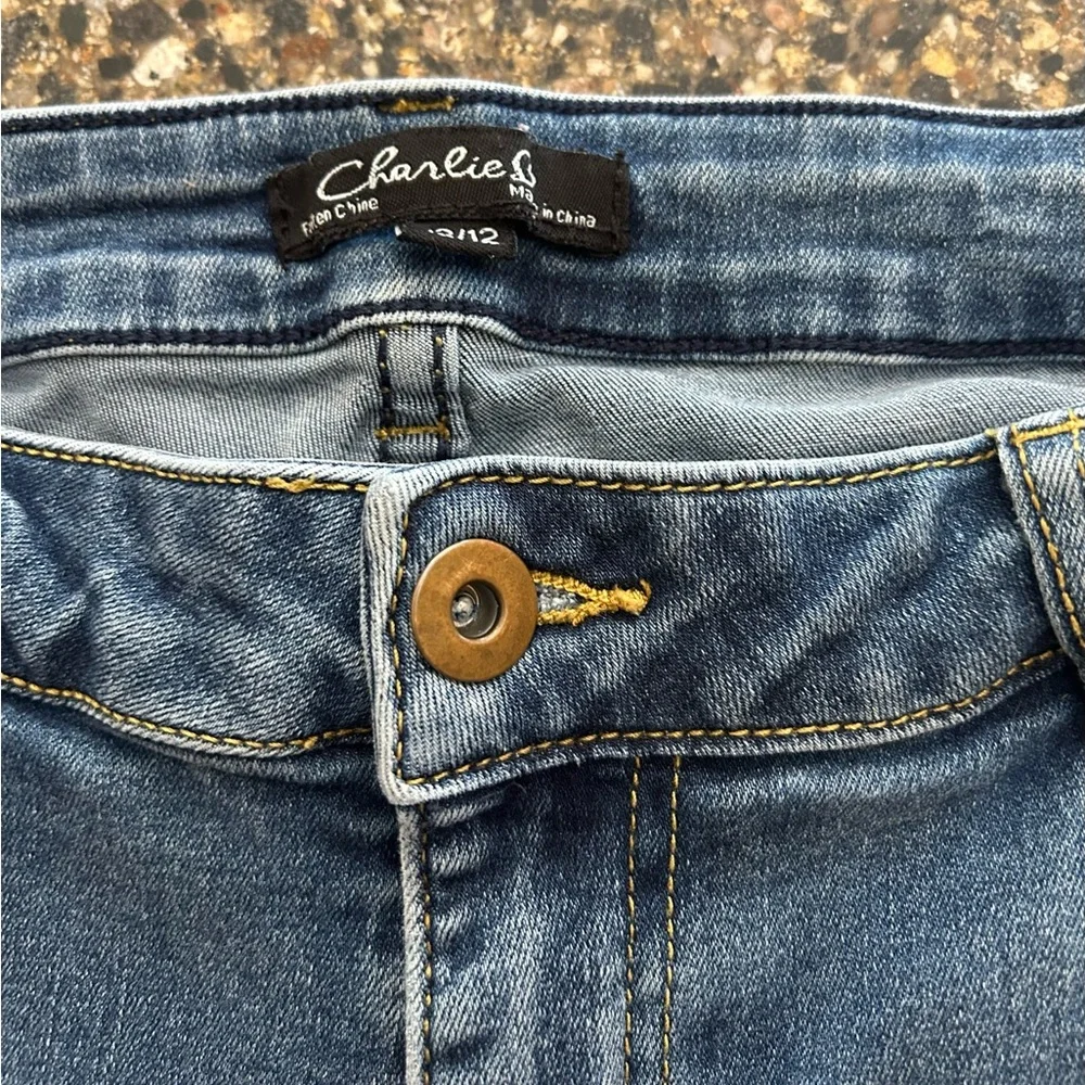 Charlie B Women's Embroidered Southern Western Cuff Jeans Dark Blue Wash Size 32 - Picture 12 of 16